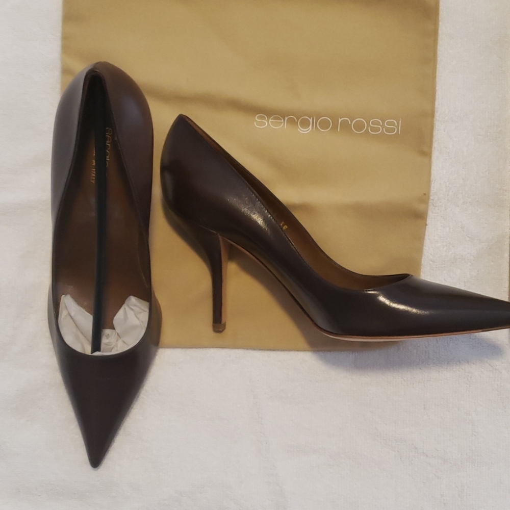 Sergio Rossi Dark Brown heals 7.5 Euro size 38 NWB